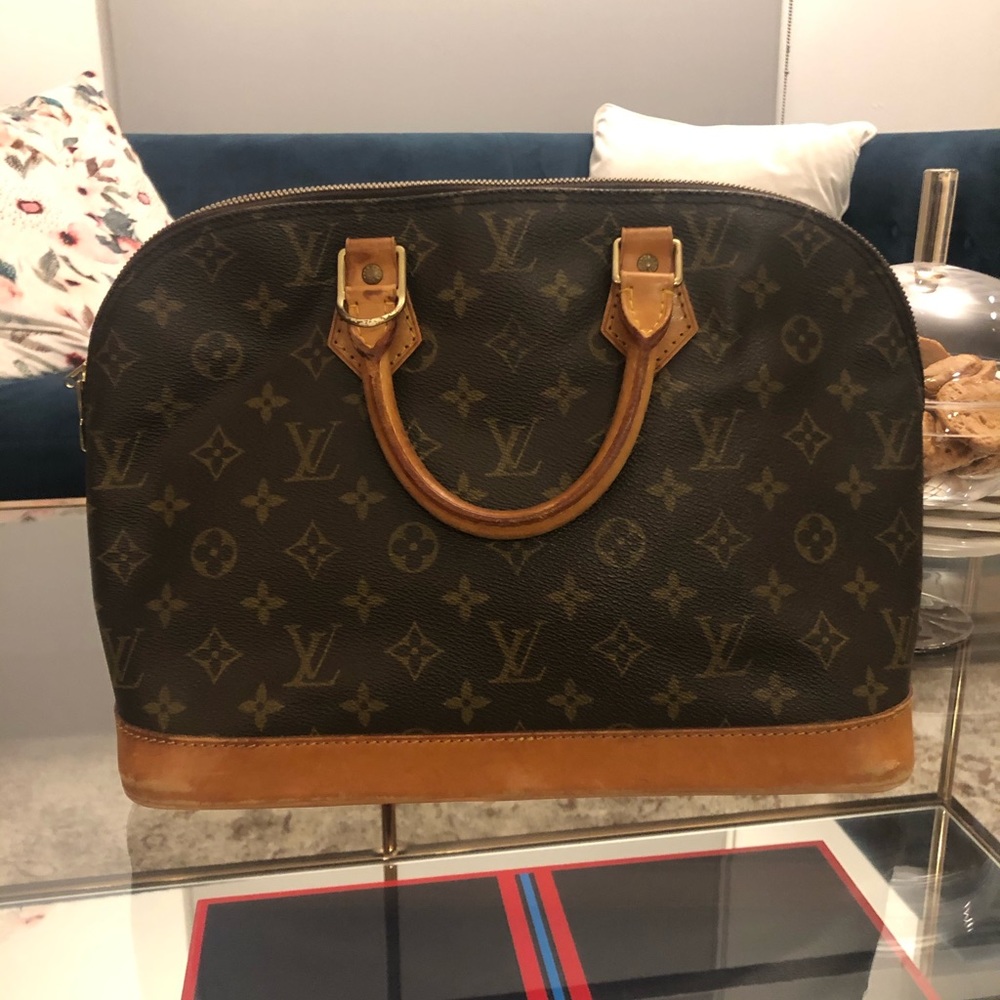 Louis Vuitton Alma Canvas Monogram handbag - Picture 5 of 8